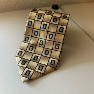 Insignia Martin Wong Silk Gold Geometric Patterned Tie Office Business Formal